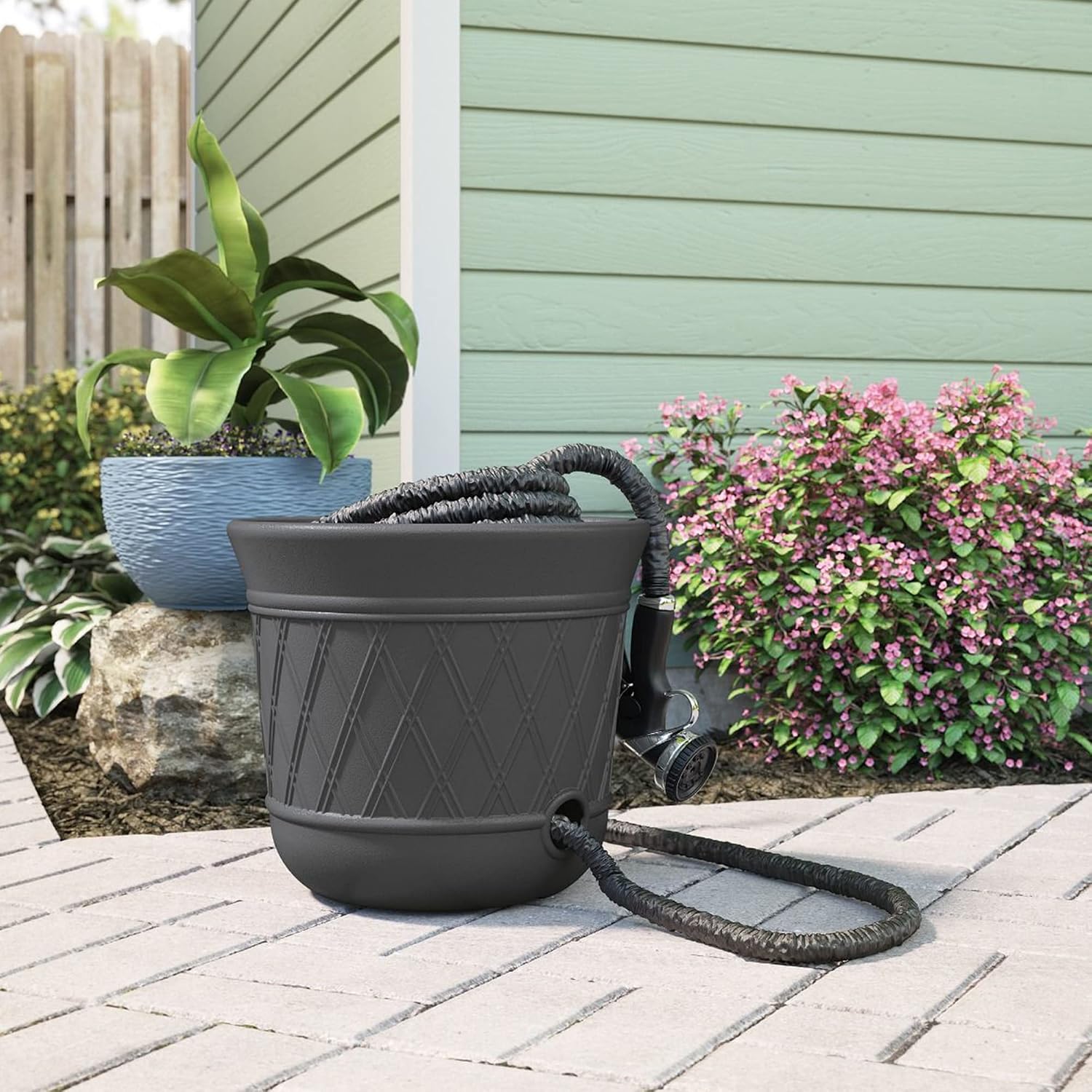 Suncast Lattice Hose Pot for Outdoor Garden Storage, Peppercorn - Holds 300 ft Expandable or 50 ft Standard 5/8" Vinyl