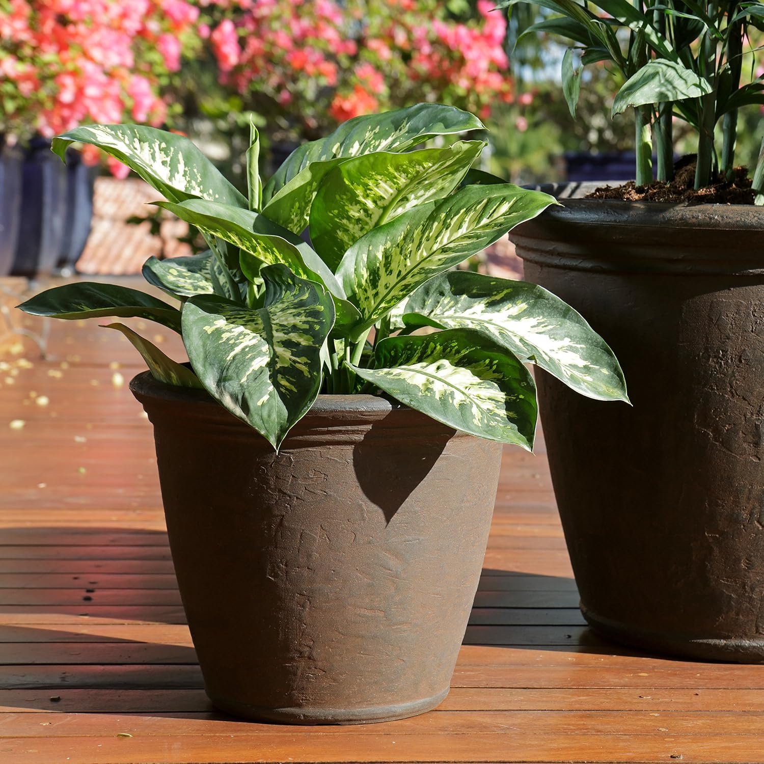 Sunnydaze Anjelica 15.25'' Large Plastic Planter Pot for Plants, Rust | 5.1-Gallon Capacity, Large Plastic Planter for