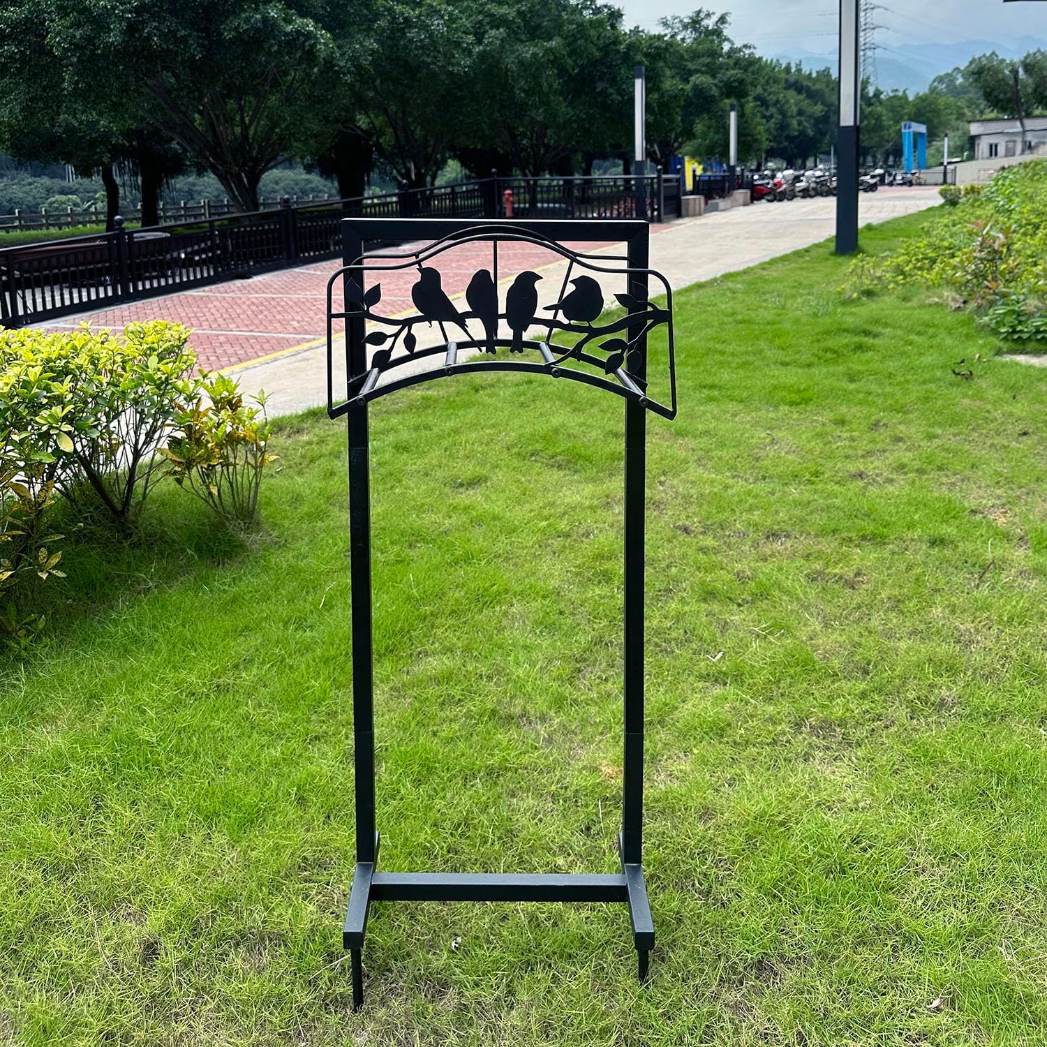 Garden Hose Holder Freestanding with 4 Spikes, Detachable Heavy Duty Water Hose Holders Stand, Reinforced Garden Hose