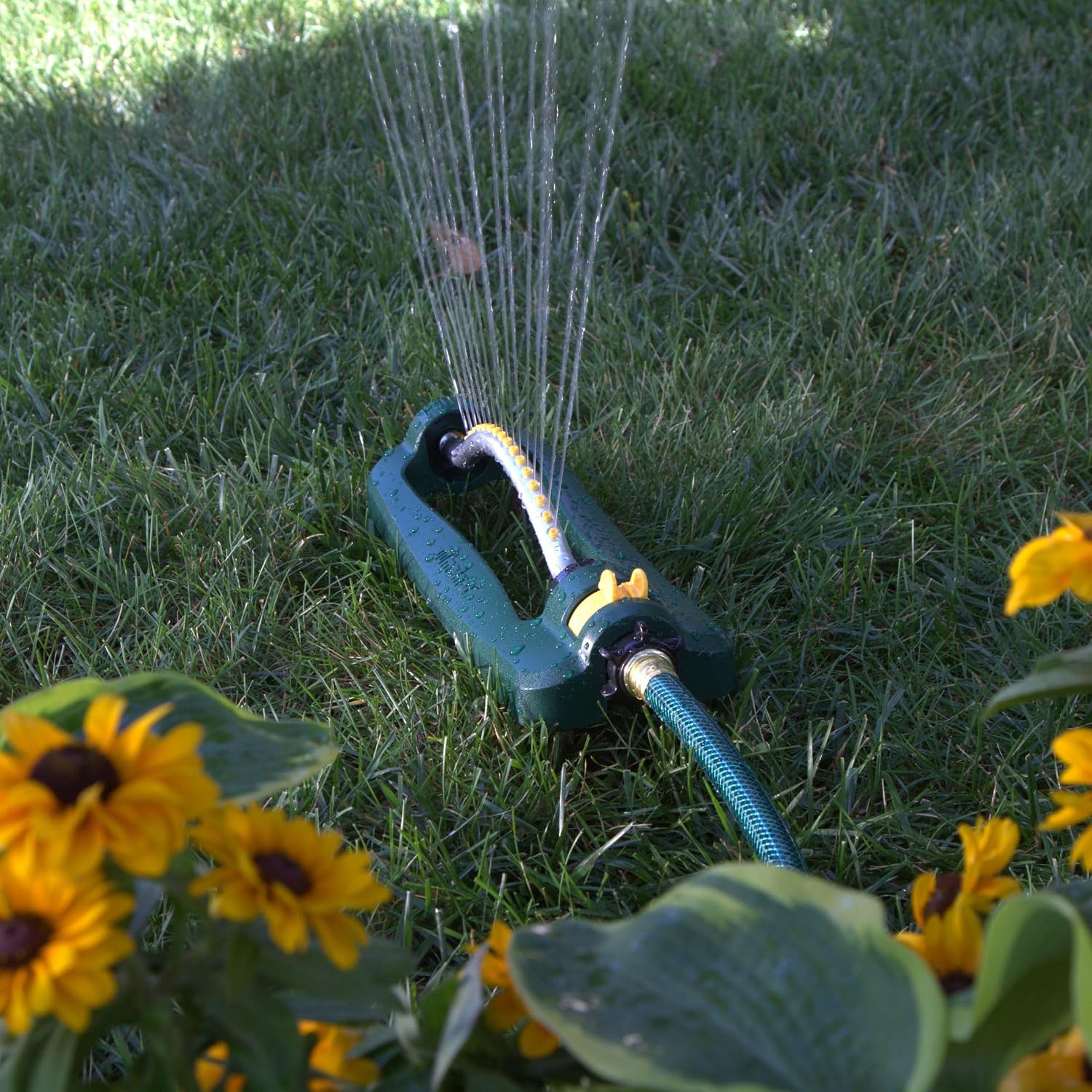 Melnor 65147AMZ Turbo Oscillating Lawn Sprinkler, 3,200 Sq. Ft. Coverage, 16 Precision Nozzles, Adjustable Range