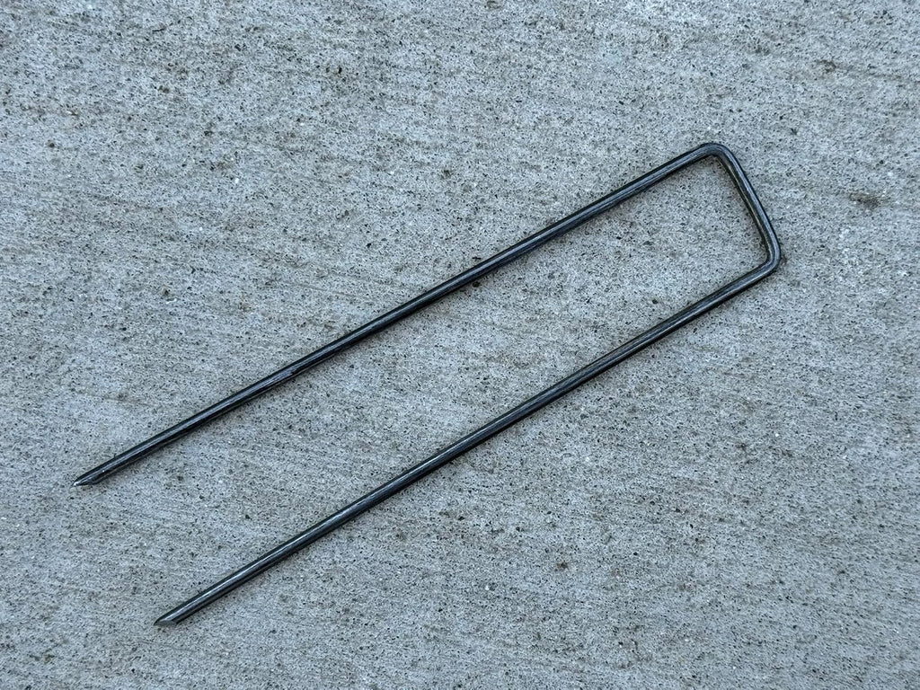 Sandbaggy USA Made 6-inch Landscape Staples - Garden Stakes - Landscaping Fabric, Netting, Sod, Artificial Turf