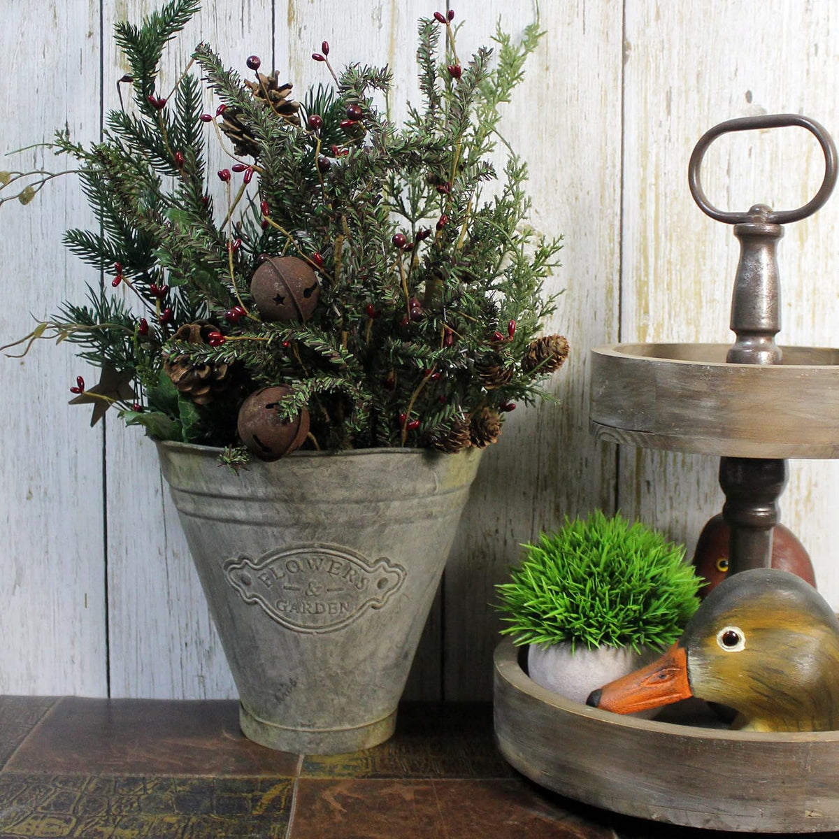 Farmhouse Galvanized Wall Planter Rustic Metal Flower Holder Wall Mount Flower pots for Garden and Wall Decor, Set of 2