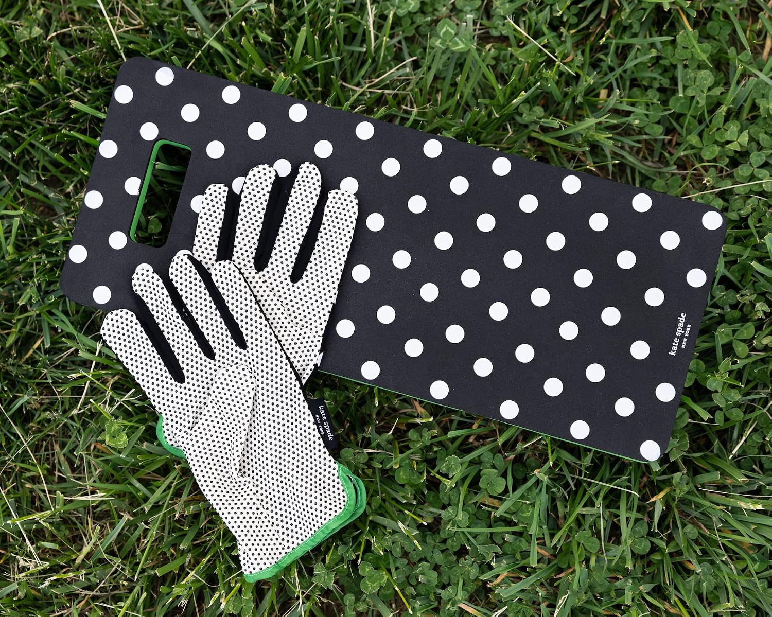 kate spade new york Garden Kneeler and Gloves Set, Picture Dot | Cute, One Size Fits Most Yard Gloves with Rubber Grips