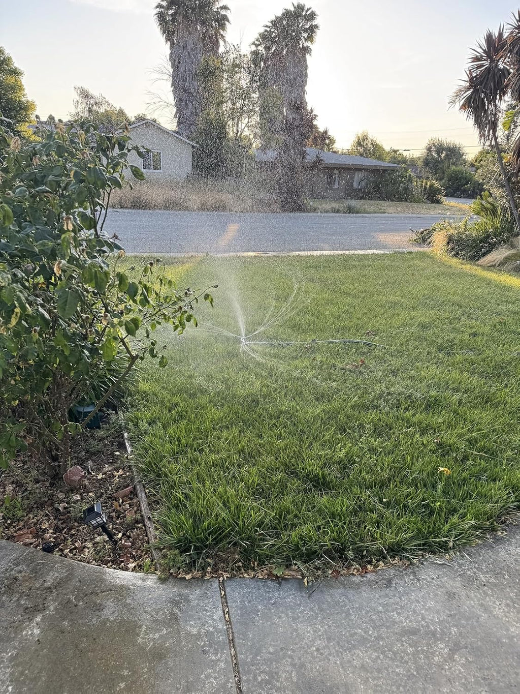 STYDDI Metal Rotating Water Sprinkler for Lawn, Heavy Duty Metal 3-Arms Whirling 360 Degree Automatic Rotary Sprinkler