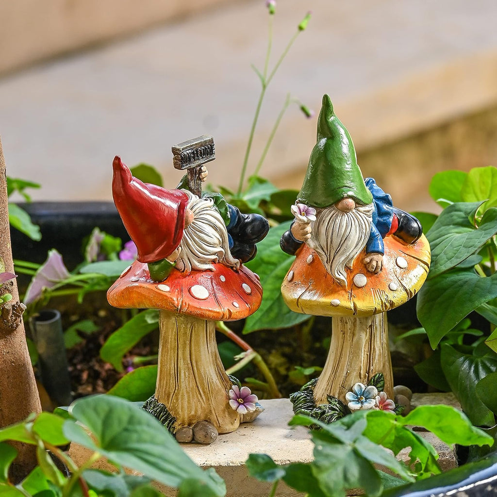 TERESA'S COLLECTIONS Resin Statues for Yard, Set of 2 Cute Garden Gnomes on Mushroom Statues for Outdoor Patio Porch