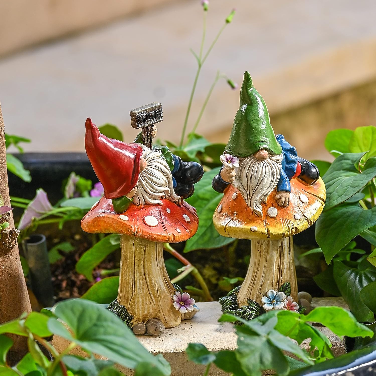 TERESA'S COLLECTIONS Resin Statues for Yard, Set of 2 Cute Garden Gnomes on Mushroom Statues for Outdoor Patio Porch
