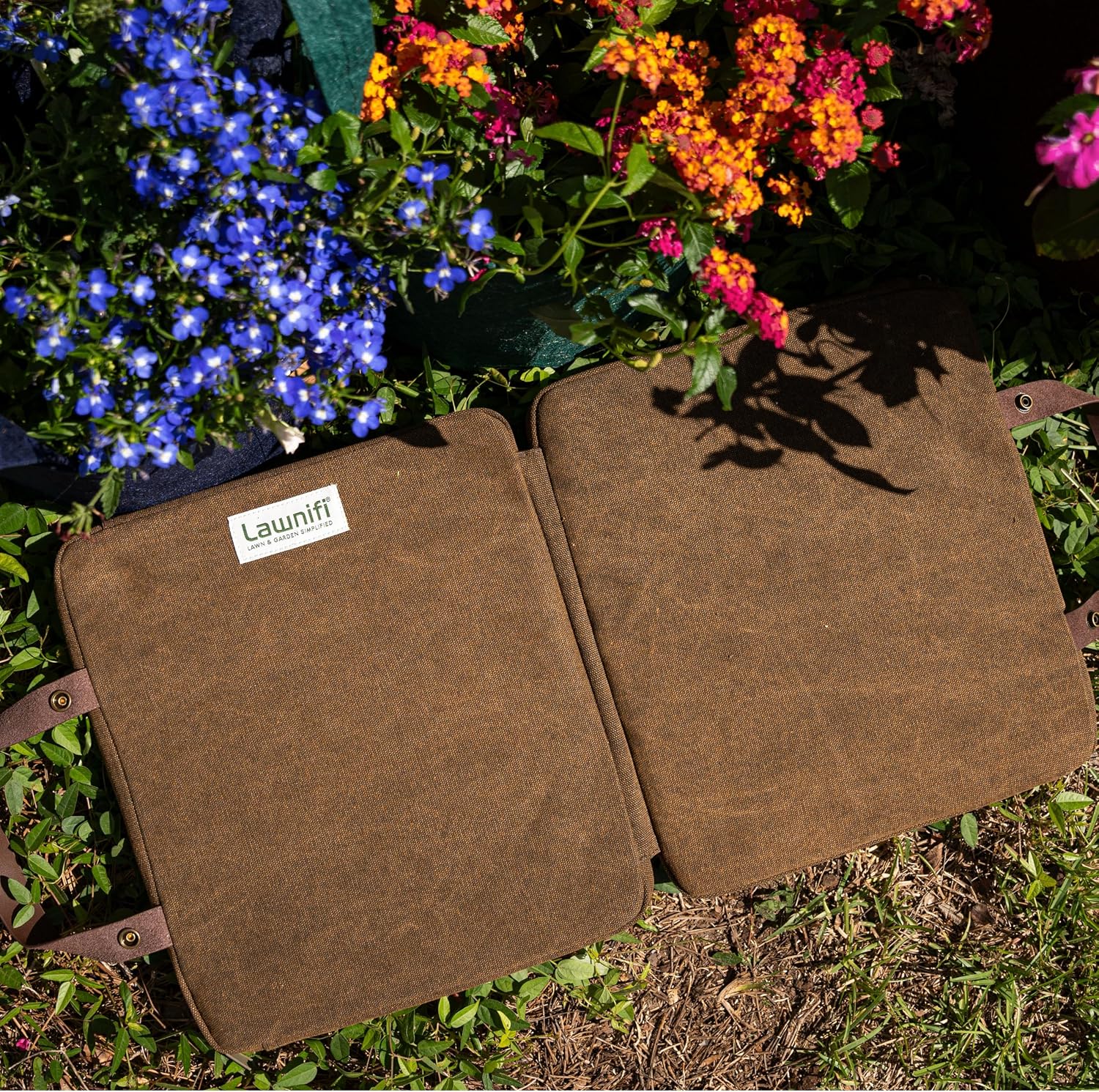 Lawnifi Kneeling Pad for Gardening with Extra Thick Memory Foam, Water Resistant Waxed Canvas and Genuine Leather