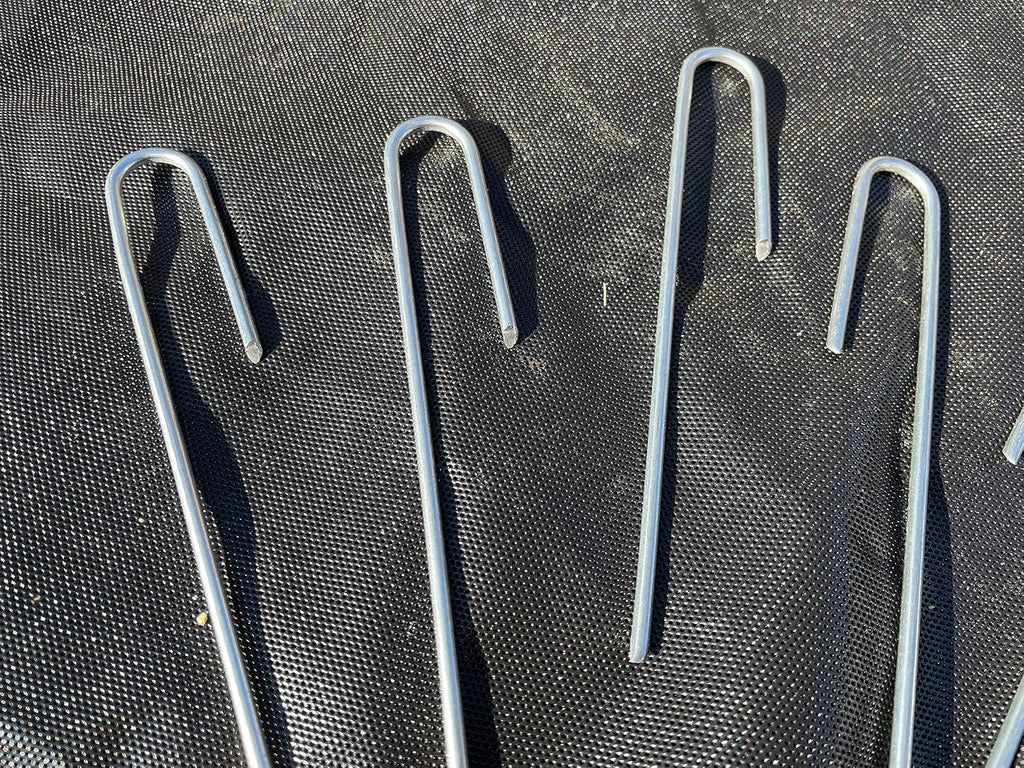 Sandbaggy Drip Tubing Stakes, 200 Pack 5 Inch 14 Gauge Galvanized Steel Drip Irrigation Stakes, Garden Stakes and