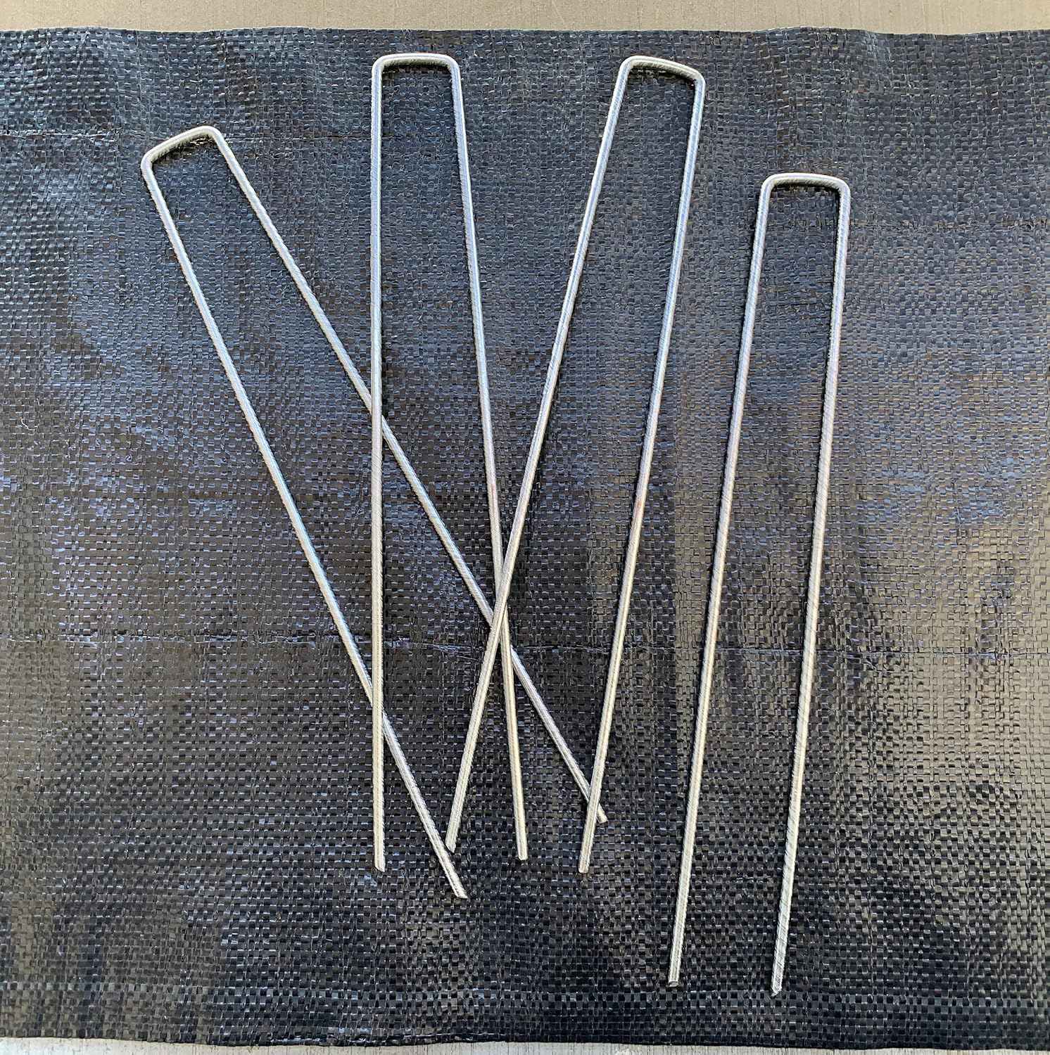 Sandbaggy 12 Inch Rust-Free Landscape Staples ~ Extra Long SOD Garden Stakes Weed Barrier Pins (100 Staples)