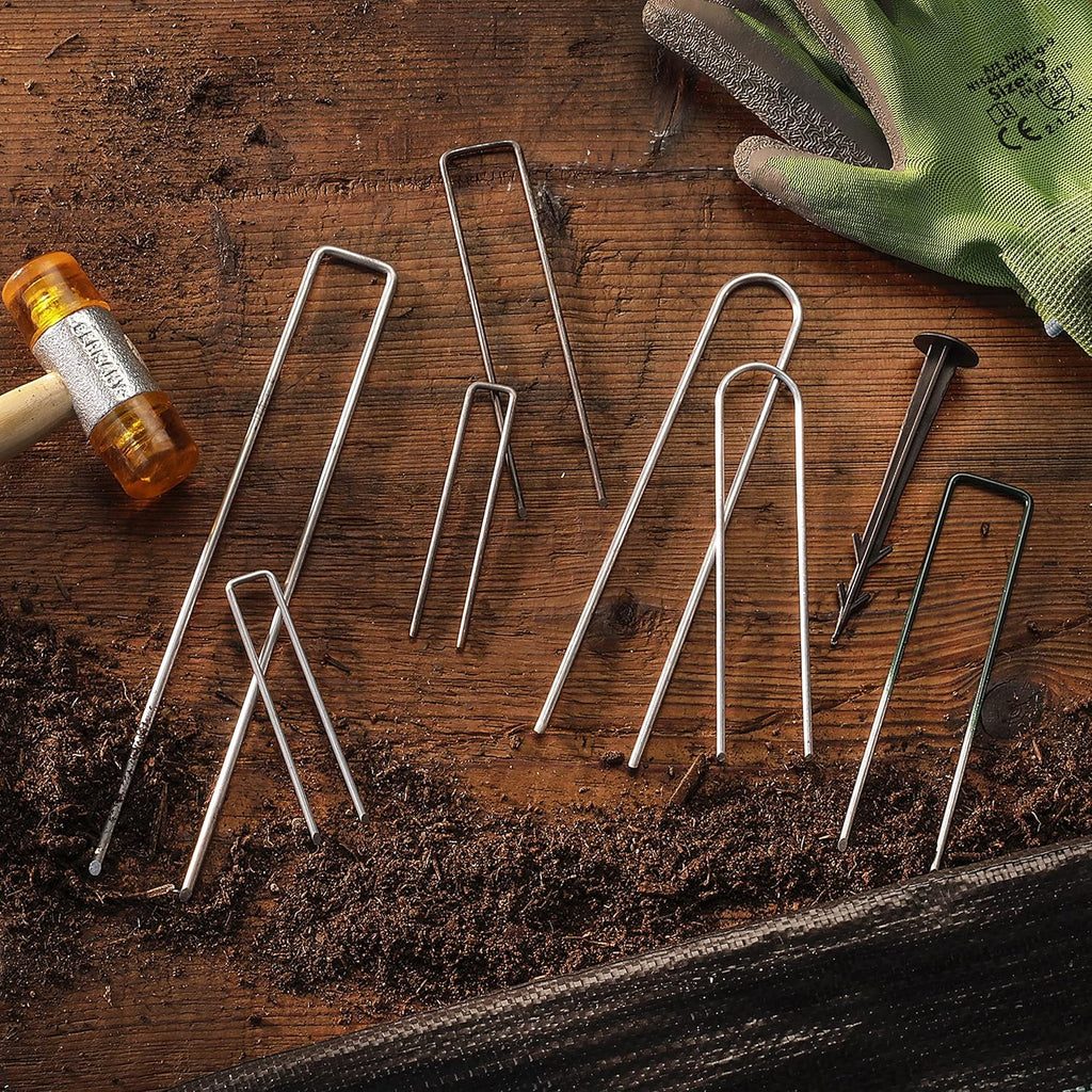 GardenMate 100-Pack Anti-Rust 8 Inch 9 Gauge Heavy-Duty U-Shaped Garden Securing Stakes/Spikes/Pins/Pegs - Hot Dipped